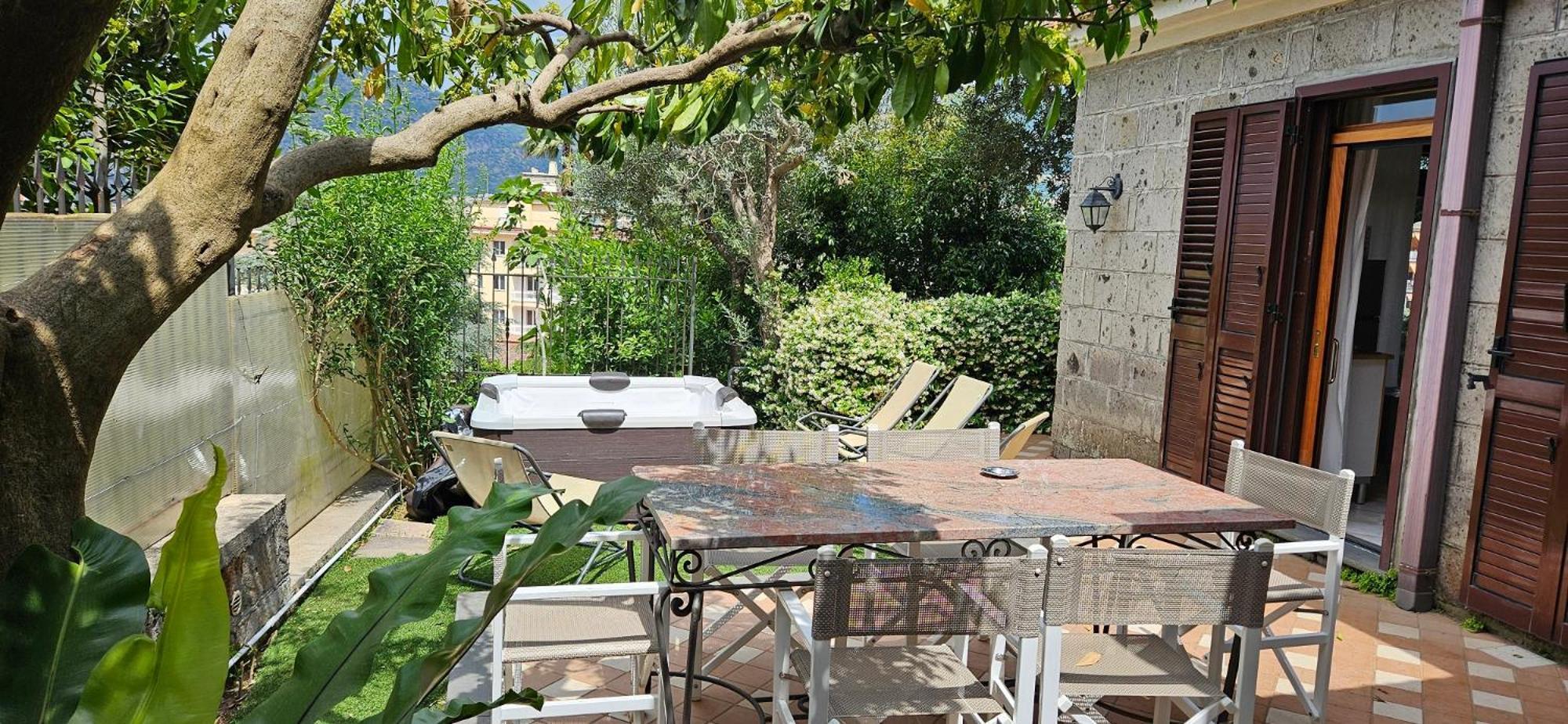 Cristina Hotel