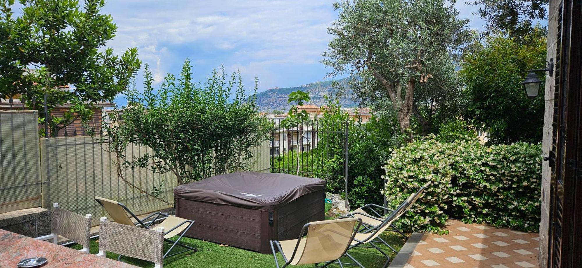 Cristina Hotel