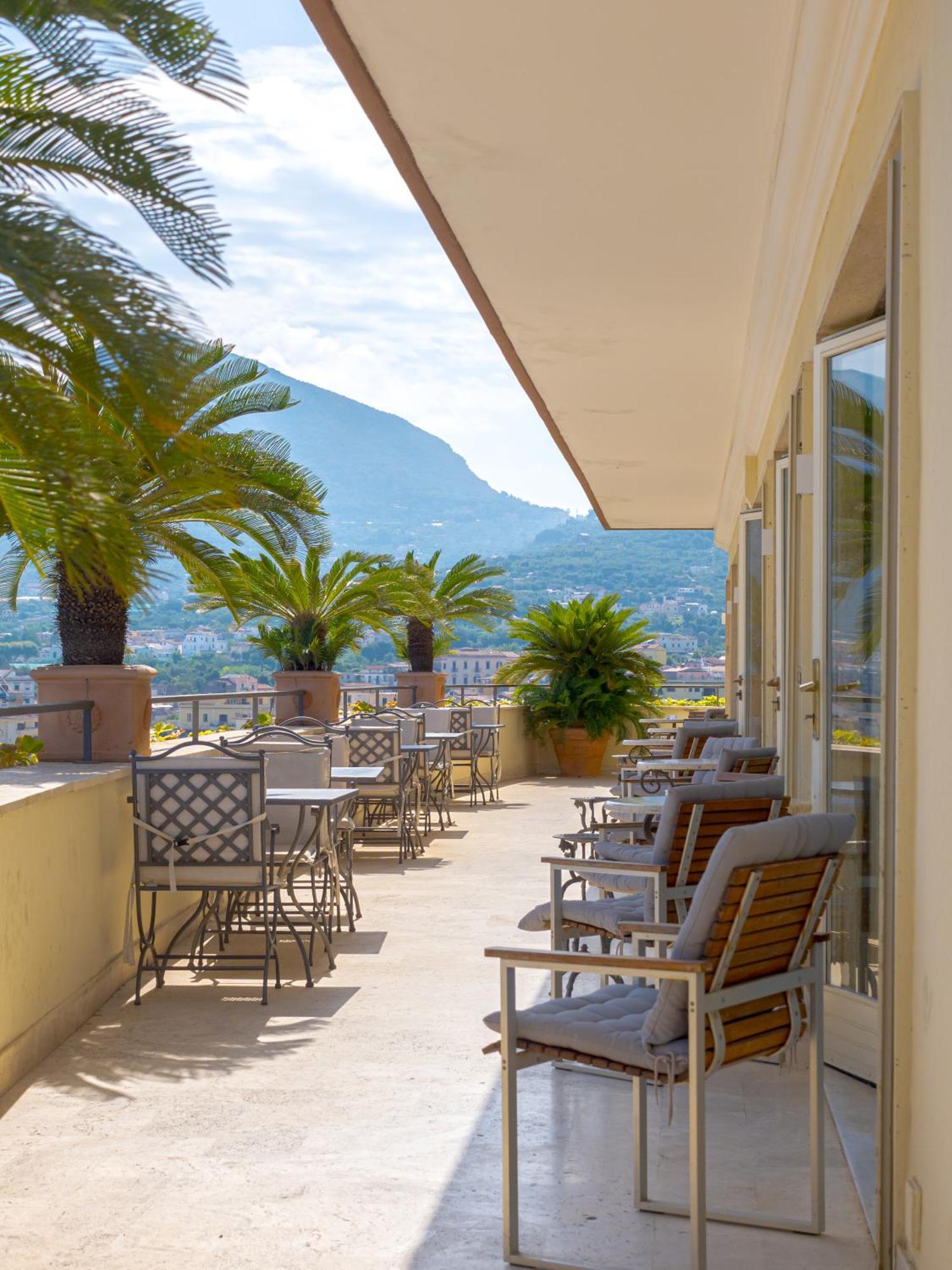 Hotel Cristina 4*