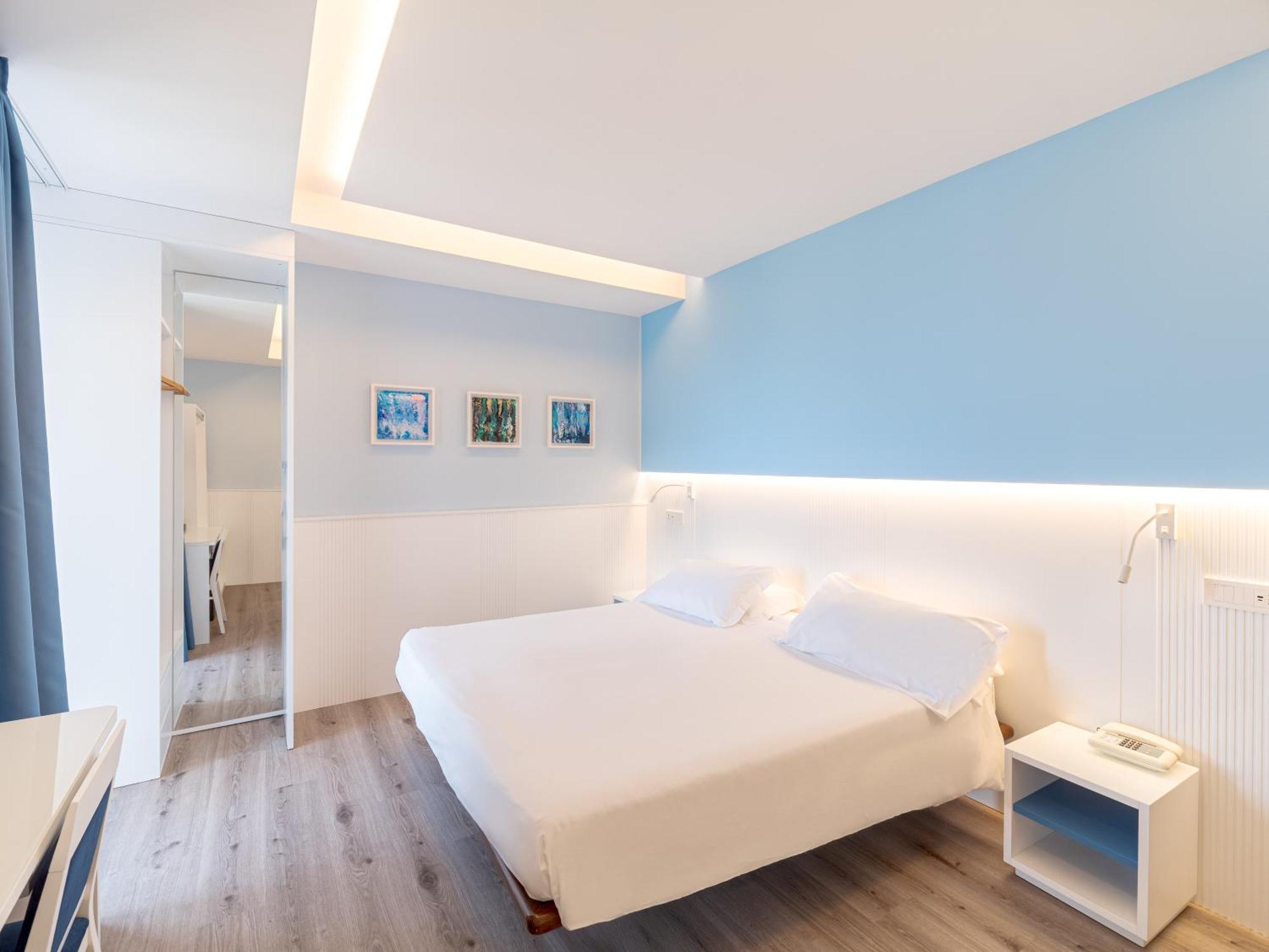 Hotel Cristina 4*